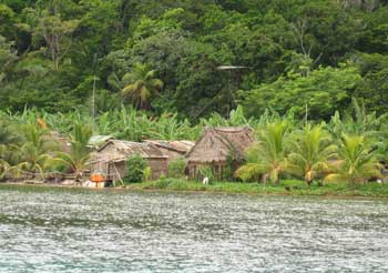 Landsby, Cayos Cochinos